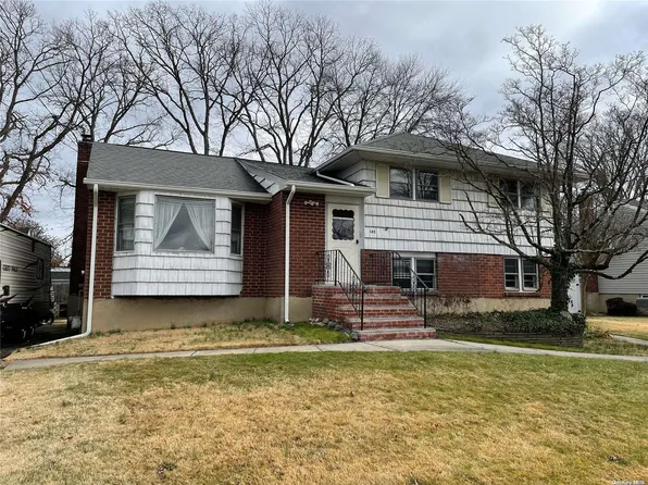 143 W 4th Street, Deer Park, NY 11729