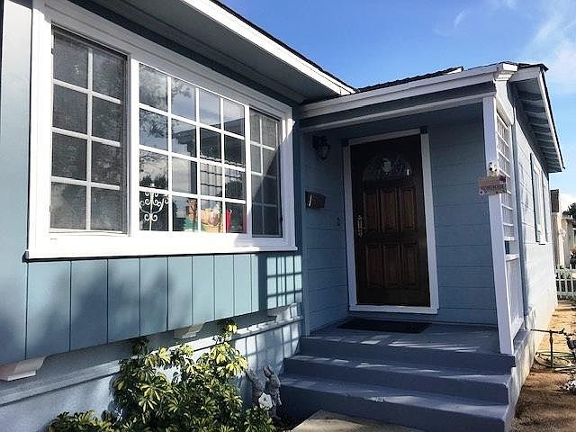 1st image of 3217 Strathmore Dr