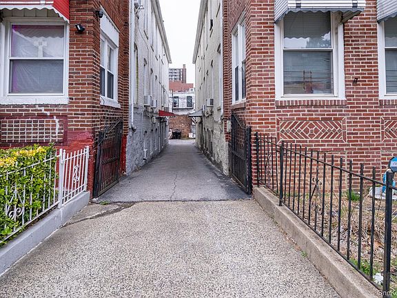 2nd image of 2541 Holland Avenue