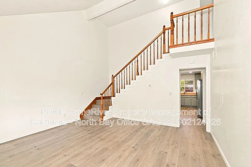 5 bed, 2.0 bath, 2006 sqft, $4,100 — Photo 4