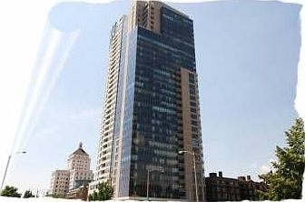 1st image of 923 E Kilbourn Ave Unit 1702