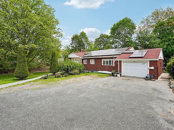 3rd image of 259 Forest St