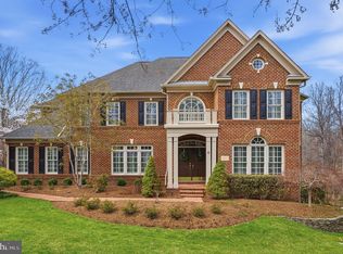 11317 Walnut Creek Ct, Oakton, VA 22124