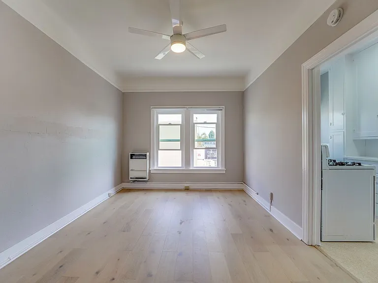 310 G St — Photo 15