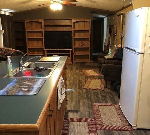 3rd image of 5900 W Deluxe Blvd