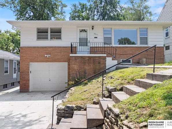 4811 Manderson St, Omaha, NE 68104