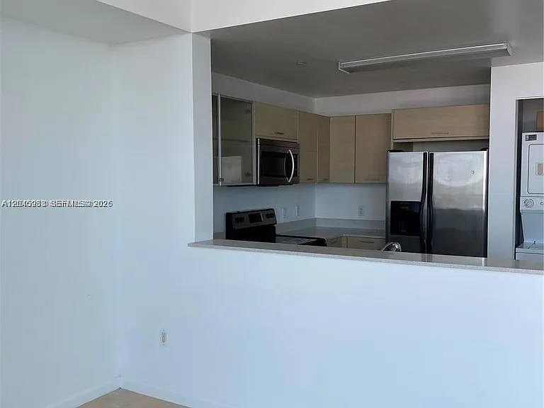 350 NE 24th St #813 — Photo 6