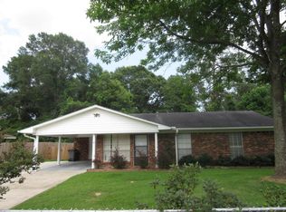 14 Magnolia St, Hattiesburg, MS 39402