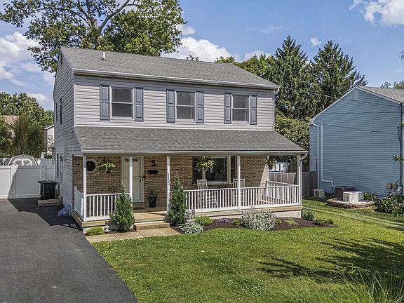 2nd image of 1140 Villanova Ave