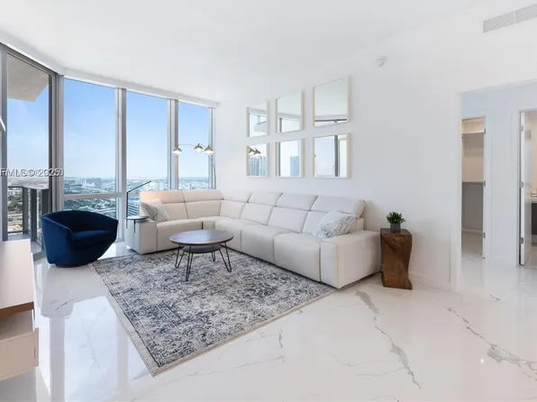 851 NE 1st Ave #3308, Miami, FL 33132