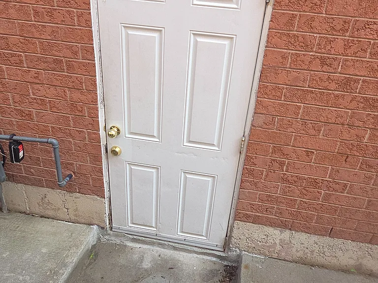 14 Tina Ct #2 — Photo 3
