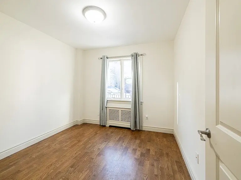 300 Eldert St #1R — Photo 6