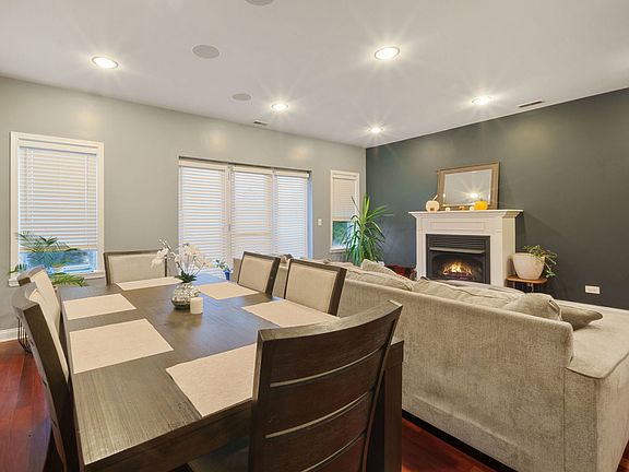4th image of 3126 N Narragansett Ave APT 3