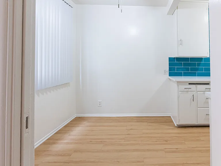 Gayley Manor Apartments — Photo 66
