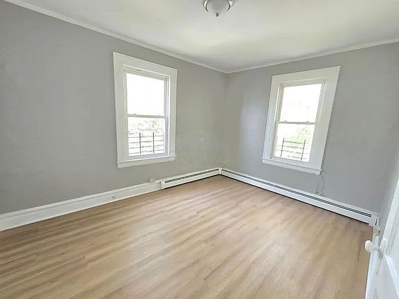 3rd image of 67 Fabyan Pl #3LA