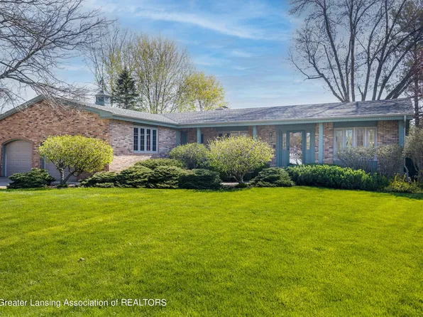 815 Ledge Moor Blvd, Grand Ledge, MI 48837