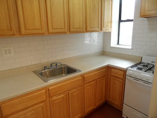 Rented by City Connections Realty | media 11