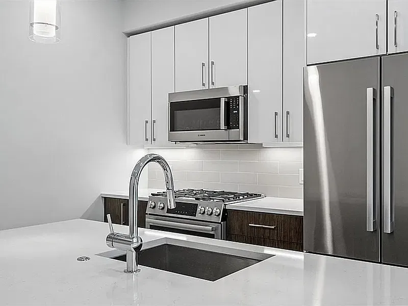 Studio, 1.0 bath, 450 sqft, $1,519 — Photo 3