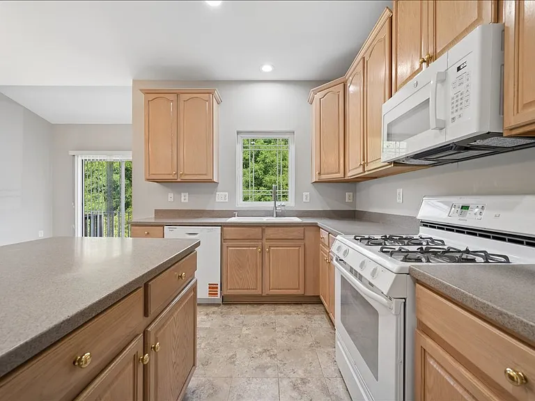 1004 Collindale Ave — Photo 14