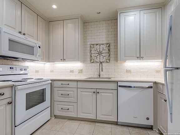 2nd image of 1 Towers Park Ln #616