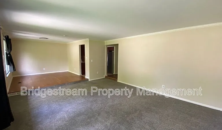 2135 E Rahn Rd — Photo 24