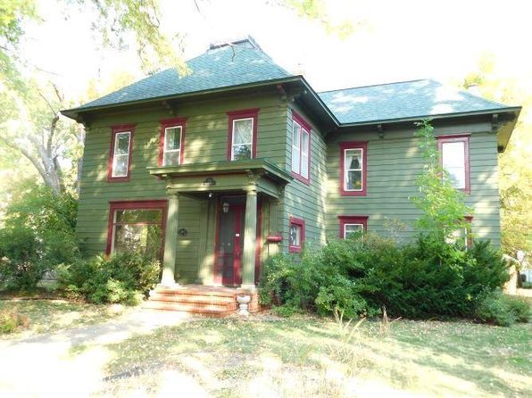 251 W 2nd St, New Richmond, WI 54017