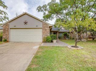 7913 Bermejo Rd, Fort Worth, TX 76112
