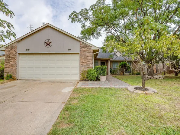 7913 Bermejo Rd, Fort Worth, TX 76112