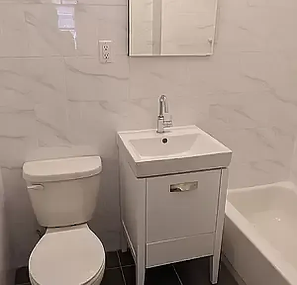 340 E 49th St #4C — Photo 3