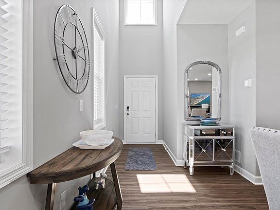 3rd image of 1801 Arbor Ln