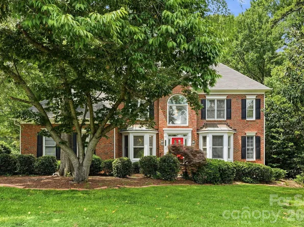 21311 Crown Lake Dr, Cornelius, NC 28031