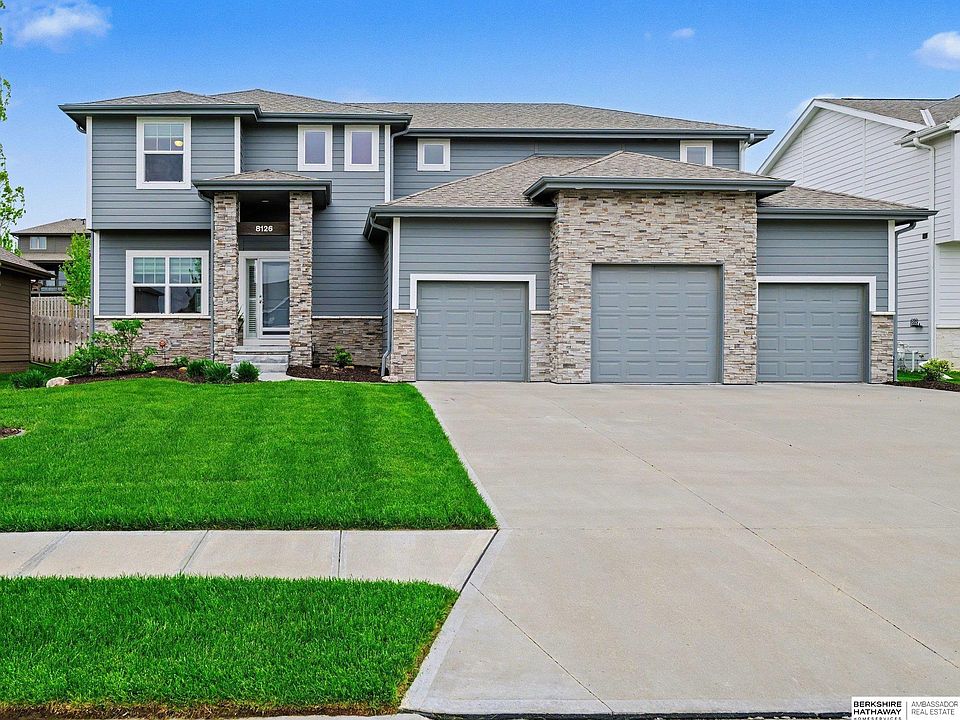 1st image of 8126 S 196th St
