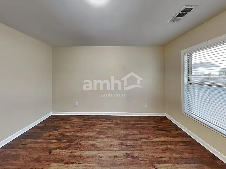 850 Stonehaven Rd SW — Photo 23