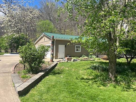 2nd image of 431 Lake Rd