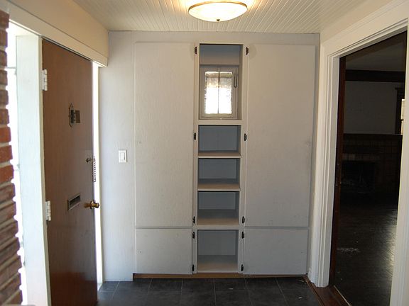 4th image of 1112 N Berendo St