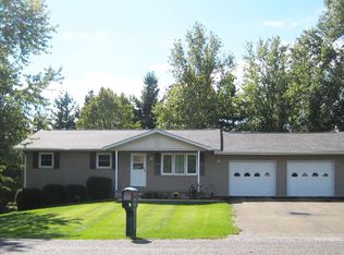 1620 Locust St, Hamilton, IL 62341