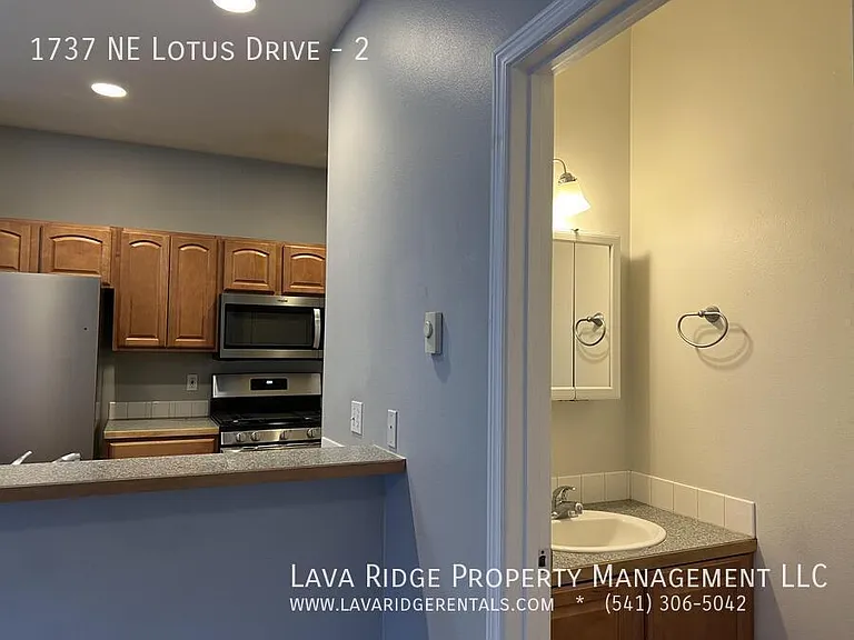 1737 NE Lotus Dr #2 — Photo 11