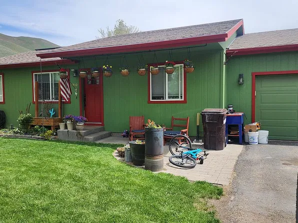 910 Snowflake Dr, Hailey, ID 83333