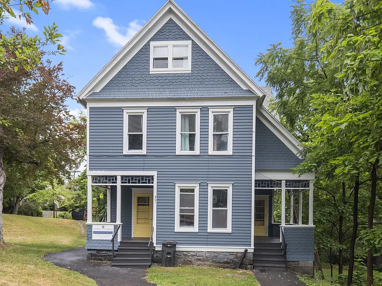 601 E State St — Photo 120