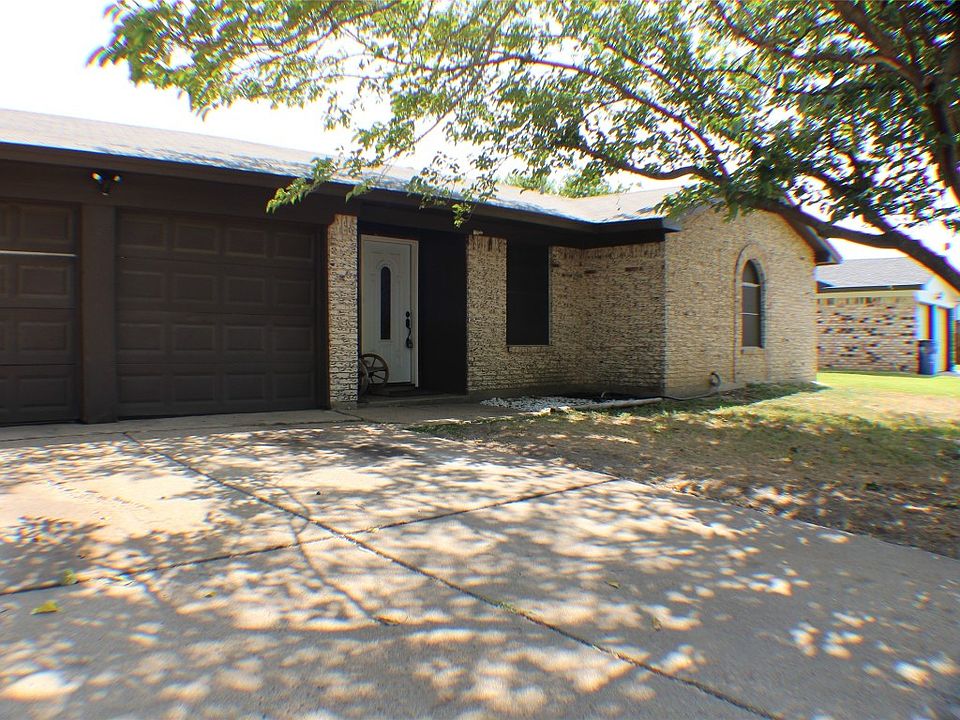 1st image of 508 NW Sandra Ln