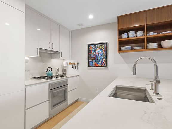 2nd image of 135 Seaport Blvd Unit 609