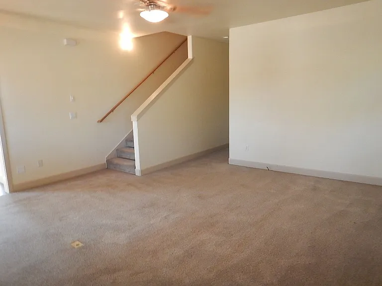 704 NE Loper Ave — Photo 3