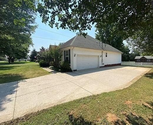3rd image of 2106 Patriot Dr