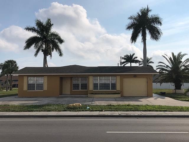 1st image of 826 Cape Coral Pkwy W