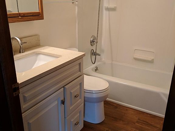 4th image of 3620 Farnham Dr Unit 1