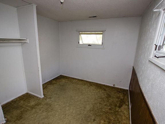4th image of 718 Alma St