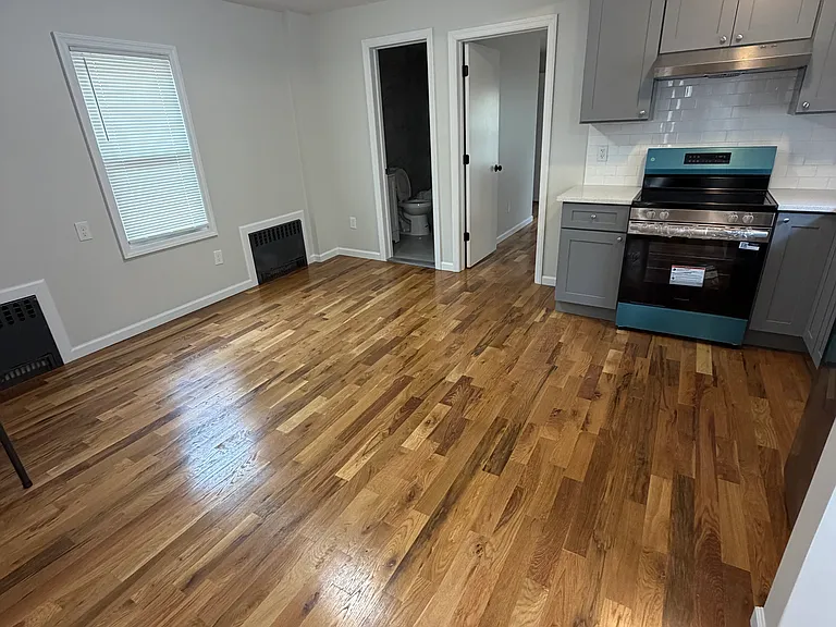 28 Bush Ave #2 — Photo 3