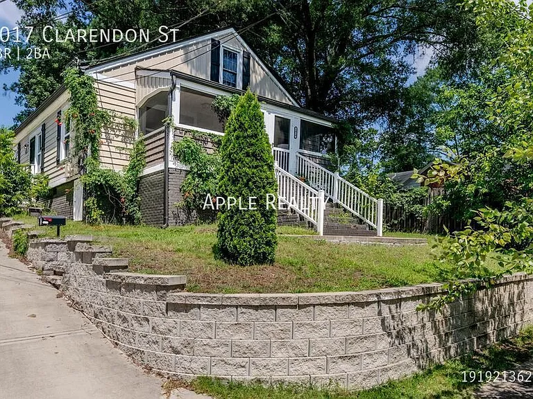 1017 Clarendon St — Photo 1