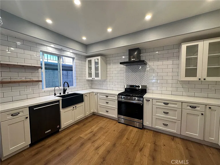 13508 Moorpark St #2 — Photo 13