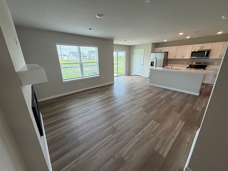 17021 Persimmon Ln — Photo 11